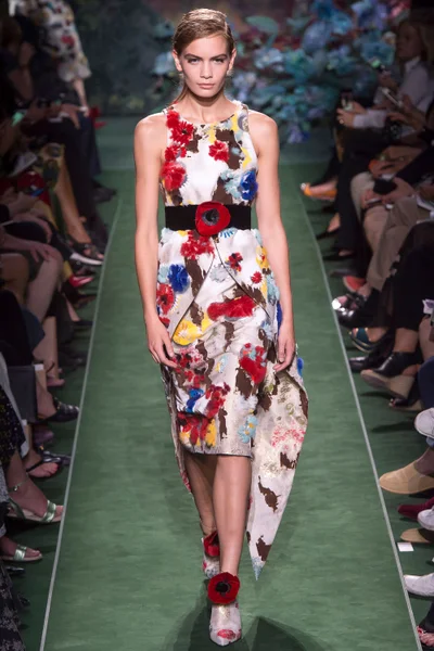Look 19